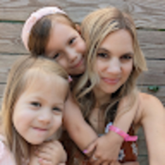 Meet your Posher, Laura - Picture 1 of 1